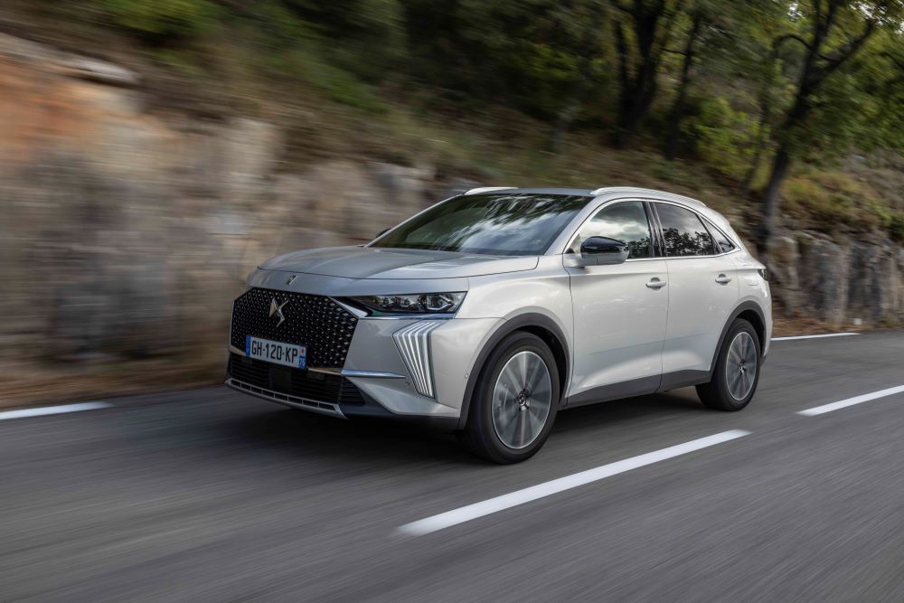 225 HP gücündeki DS 7 E-Tense seçeneği Türkiye’de