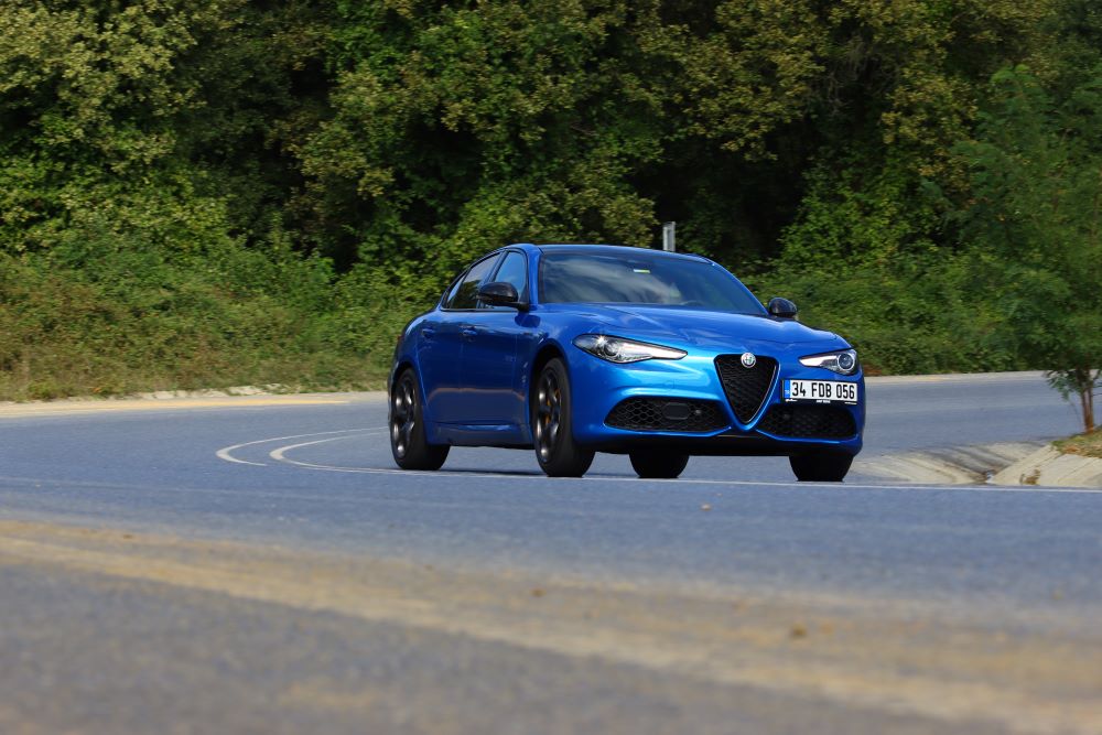 Test: Alfa Romeo Gulia 2.0 280 HP AT8 AWD Veloce