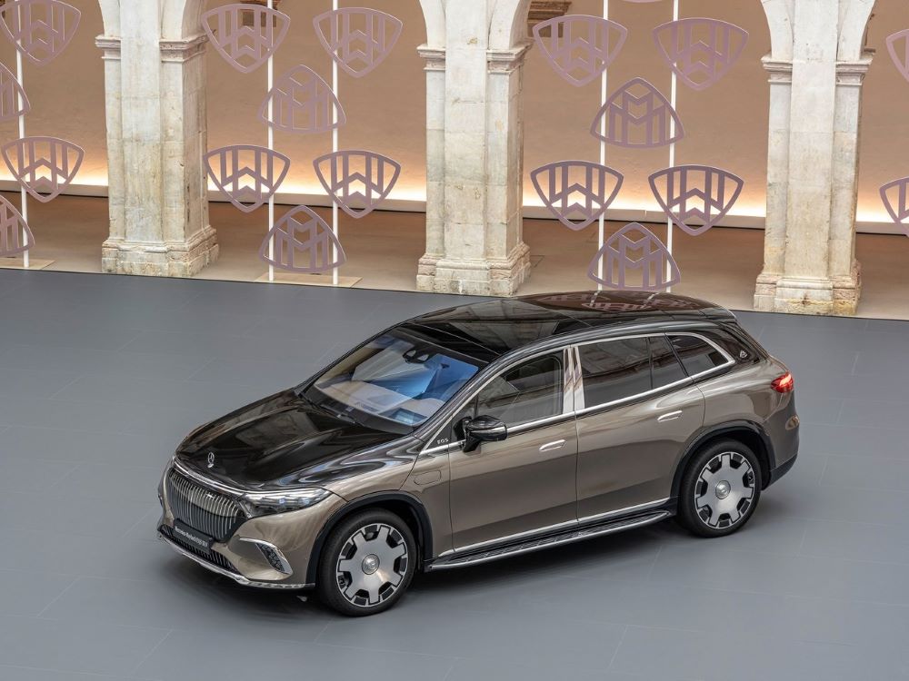 Mercedes-Benz Maybach EQS SUV sahnede