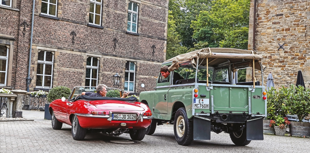 Jaguar E-Type 3.8 Cabrio ve Land Rover 88 Karşılaştırması