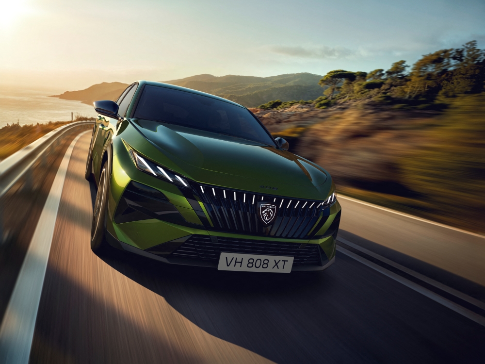 Yeni Peugeot 408 Hybrid 145 İncelemesi