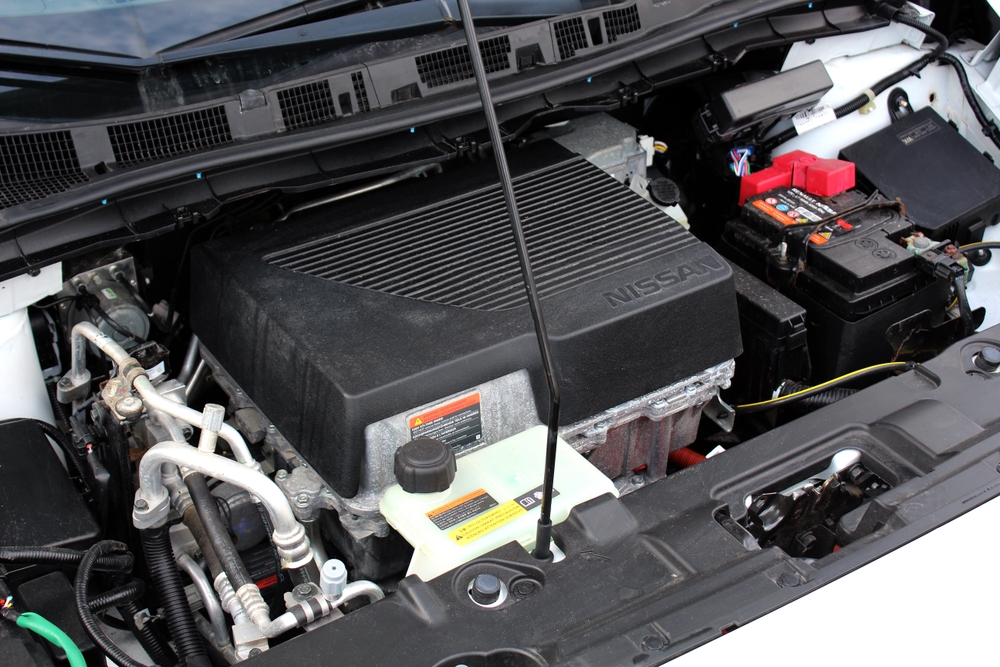 Elektrikli otomobillerde 12 voltluk akü ne işe yarıyor?