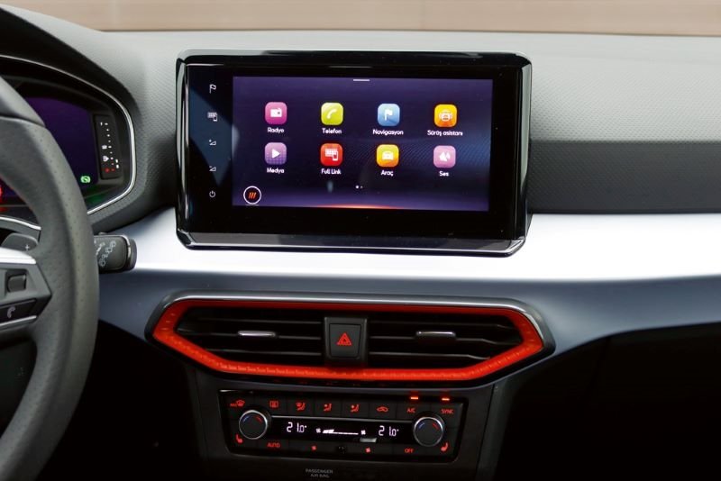 Seat Ibiza makyajla birlikte yeni teknolojiler öne çıkıyor.
